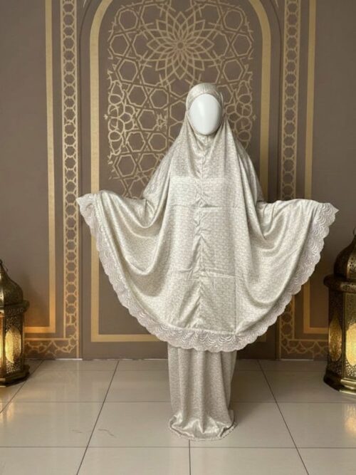 Mukena Traveling Armani Silk Renda Tile Motif Kupu 01